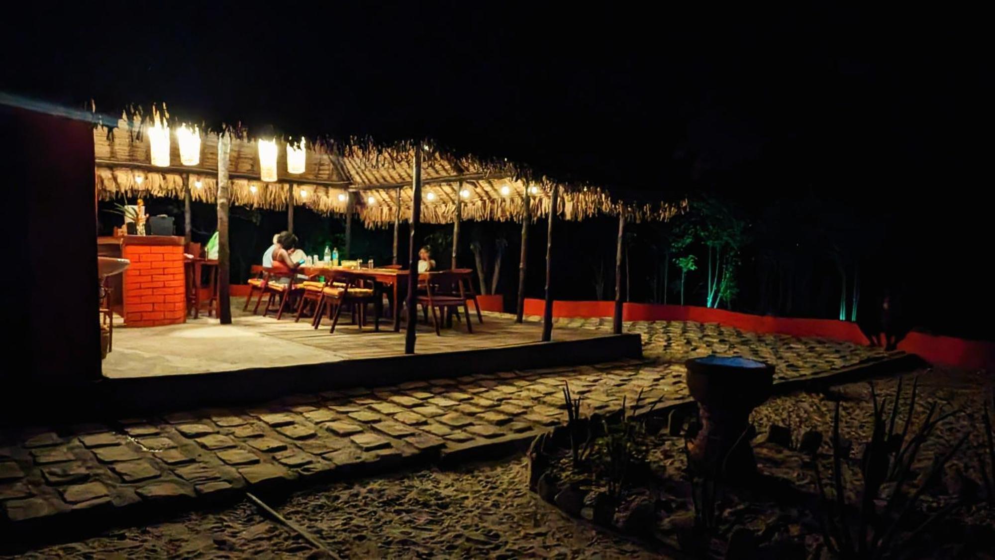 Ampazony Oasis Lodge Mahajanga Bagian luar foto