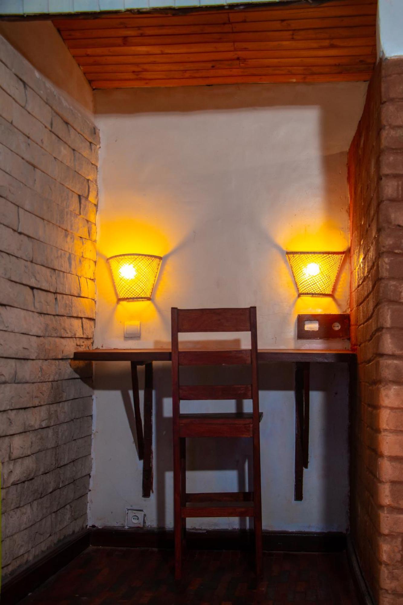 Ampazony Oasis Lodge Mahajanga Bagian luar foto